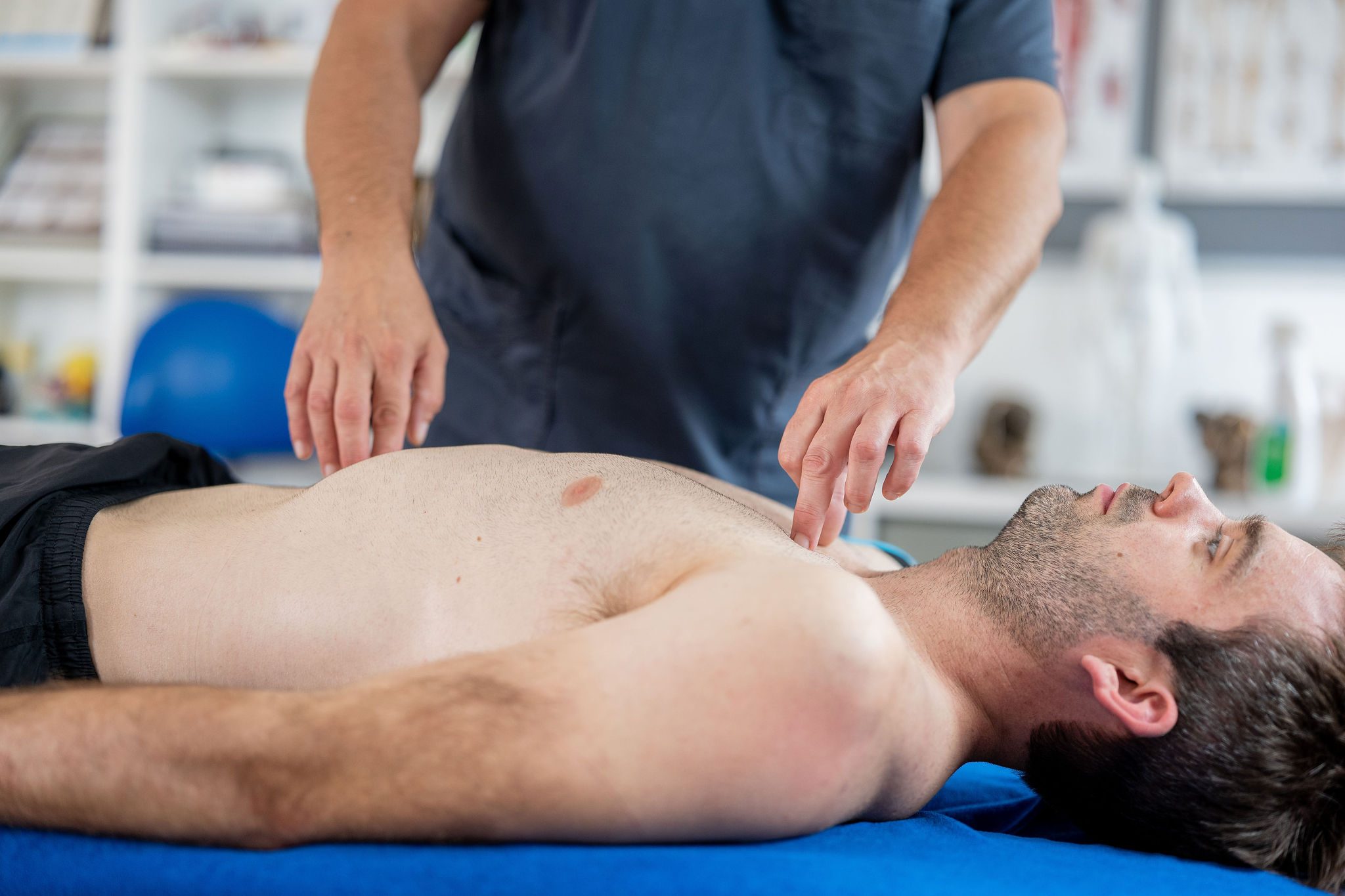 Calm, settled hands-on treatment at SPORTS CLINICAL